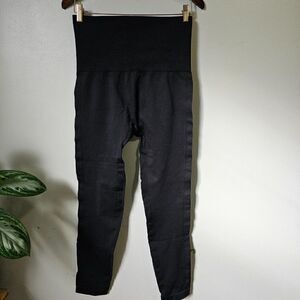 HOMMA SEAMLESS BLACK LEGGINGS SIZE XL NEVER WORN